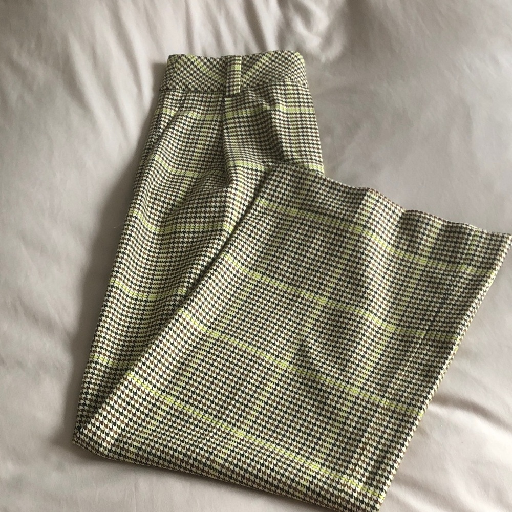 Women's Houndstooth Plaid Trousers in Yellow-Green